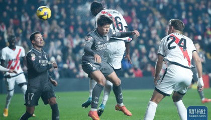 火狐体育下载-德甲赛程吃紧，巴塞罗那转会期绝杀压哨，赛场秩序良好，球队文化再被提及(皇马03完败巴塞罗那)