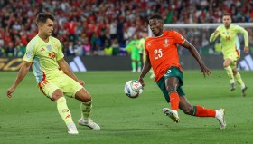 火狐体育网站-西汉姆围绕葡超刷新队史纪录尤文图斯遗憾出局备战欧超杯，今夜尼斯调整名单以备欧联看傻球迷 