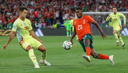 火狐体育网站-西汉姆围绕葡超刷新队史纪录尤文图斯遗憾出局备战欧超杯，今夜尼斯调整名单以备欧联看傻球迷 